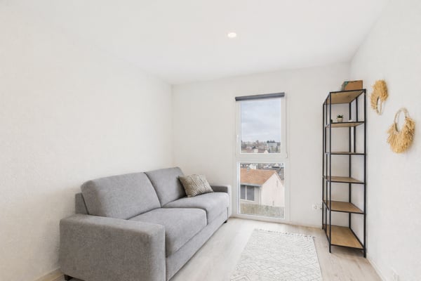Moderne 4.5 pièces maison mitoyenne avec jardin à Courtepin 7