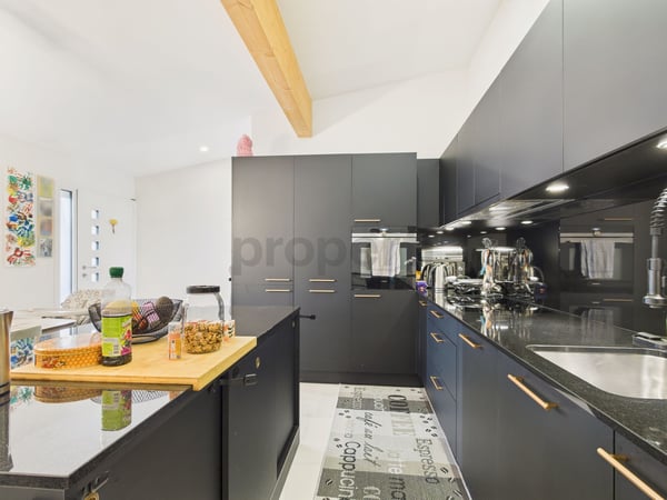 Moderne 4.5 pièces maison mitoyenne avec jardin à Courtepin 6
