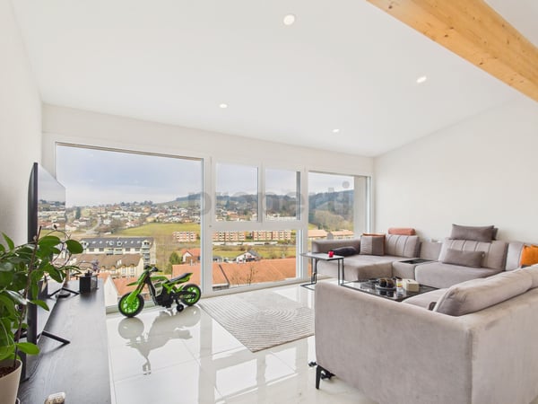 Moderne 4.5 pièces maison mitoyenne avec jardin à Courtepin 2