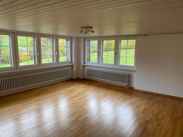5.5-Zimmer-Wohnung mit Lift, Brunnadern 2