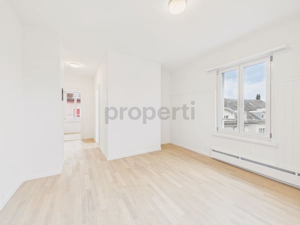 Erstvermietung nach hochwertiger Renovation: Modernes 6-Zimmer-Einfamilienhaus mit Keller und Ladestation in Niederuzwil 5