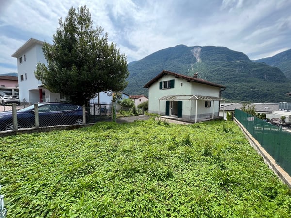 Casa da riattare a Claro 2