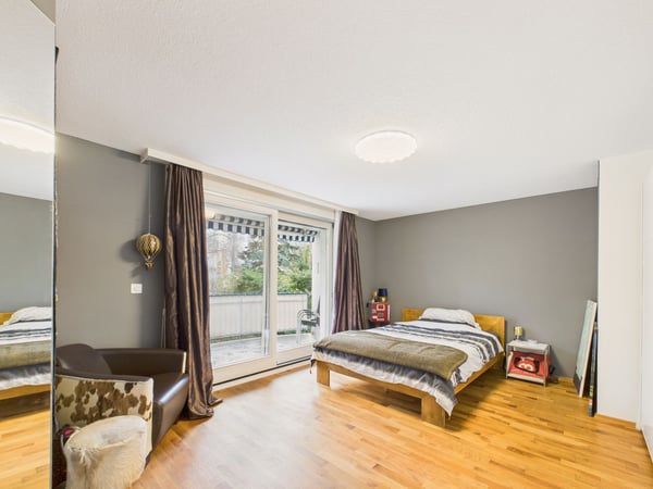 Charmante und grosszügige 4.5 Zimmer Wohnung mit herrlicher Seesicht 4