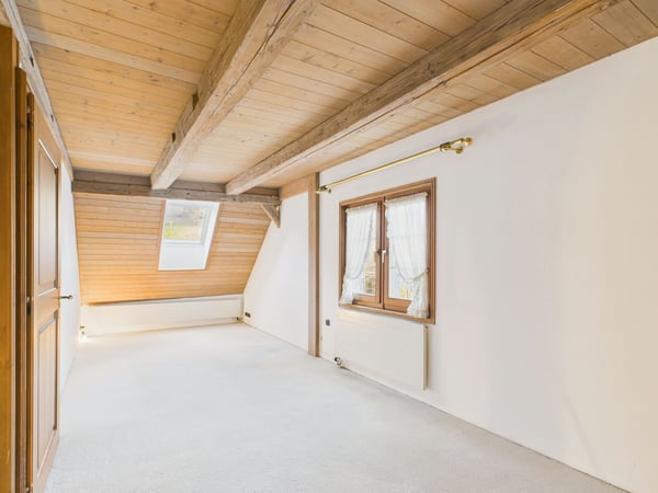 Einzigartige 5.5-Zimmer Dachwohnung 8