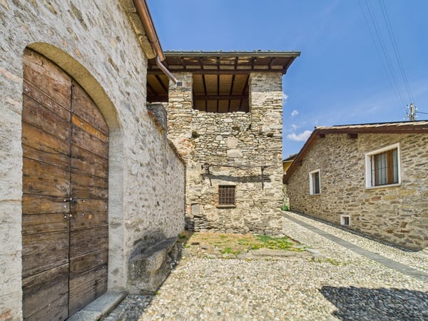 Rustico da ristrutturare nel cuore di Torricella/Taverne - Ottimo investimento 1