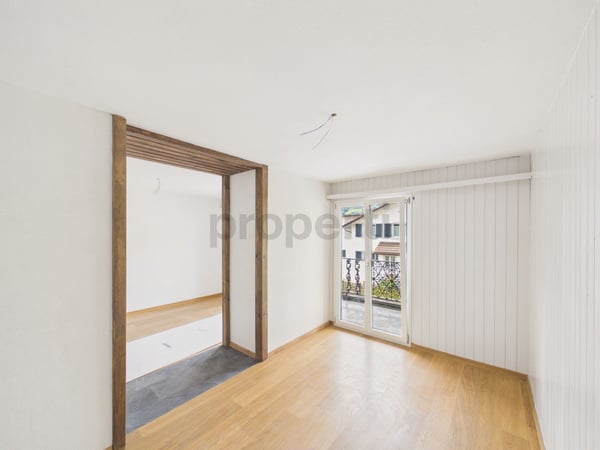 Moderne 4.5-Zimmer-Wohnung mit Balkon und Kamin in Mels 8