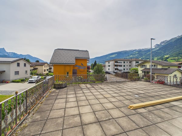 Moderne 4.5-Zimmer-Wohnung mit Balkon und Kamin in Mels 11