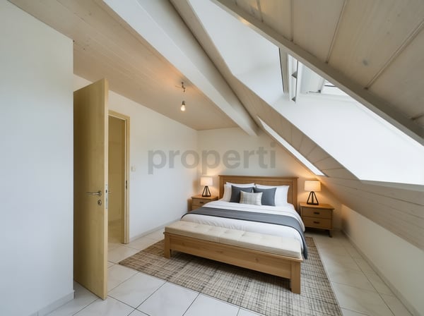 Modernes 2.5-Zimmer-Dachgeschoss mit Balkon, Grindel 6