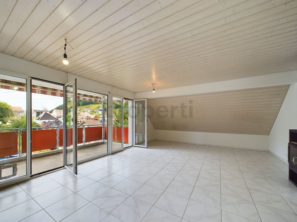 Modernes 2.5-Zimmer-Dachgeschoss mit Balkon, Grindel 2