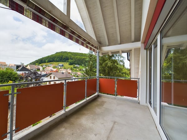 Modernes 2.5-Zimmer-Dachgeschoss mit Balkon, Grindel 7