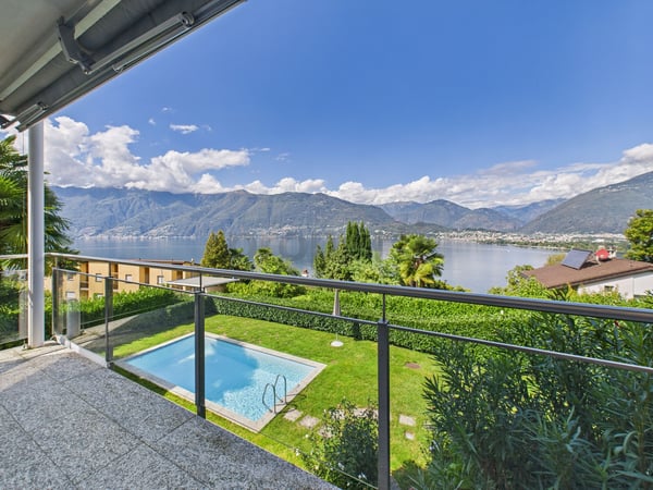 Incantevole appartamento di 3.5 locali con vista mozzafiato sul Lago Maggiore / Charmante 3.5-Zimmer-Wohnung mit Seeblick in Gerra (Gambarogno) 1