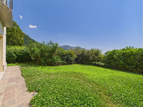 Luminoso appartamento da 4.5 locali con giardino a Morcote 12