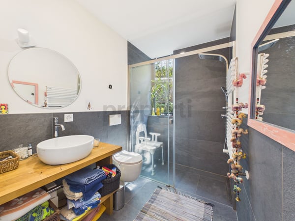 Elegante villa bifamiliare 12 locali con ampio parco di proprietà a Robasacco 12