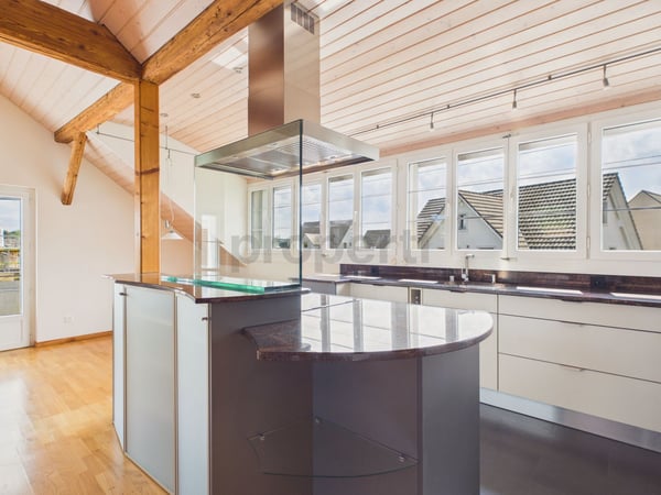 Modern 3.5-Zimmer-Dachwohnung mit Balkon, Obfelden 4
