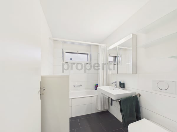 Modernes 5.5-Zimmer-Reihenhaus mit Minergie-Standard und Einstellhalle, Hüttikon 11