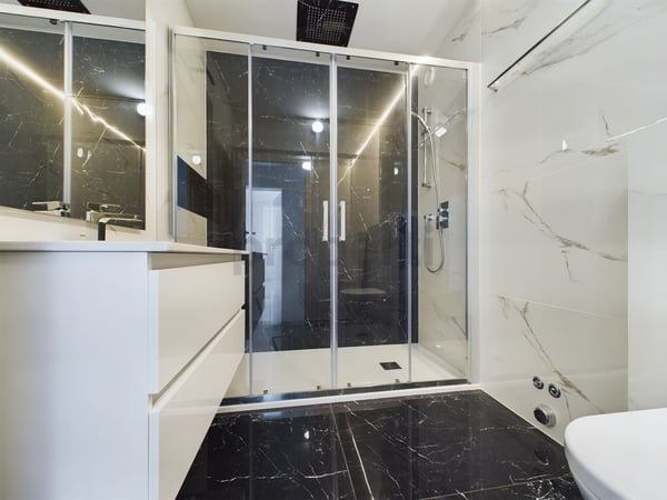 Moderne und helle 4.5-Zimmer-Wohnung in LocarnoModerno e luminoso appartamento di 4,5 locali a Locarno 8