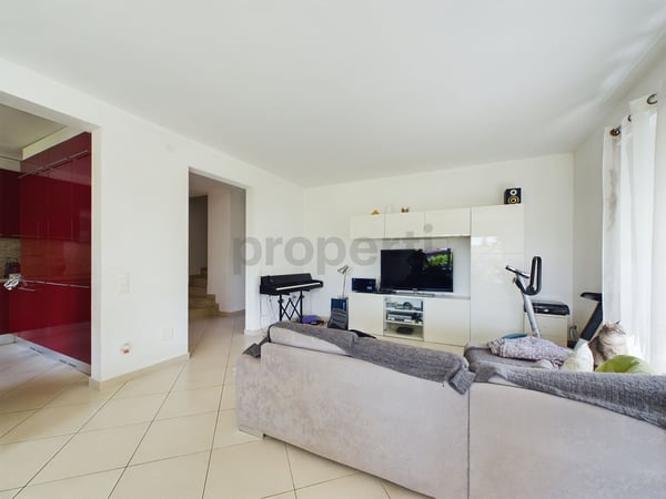 Modernes 7.5-Zimmer-Einfamilienhaus in Caslano mit Blick ins Grüne / Vendiamo casa indipendente 7.5 a Caslano - bellissimo quartiere vicino al Lago 2