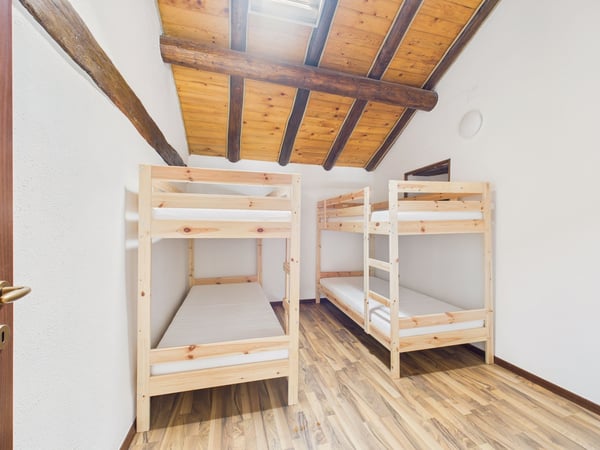 Sogno abitativo a Breggia, TI: Moderna casa unifamiliare con 5 stanze! 9