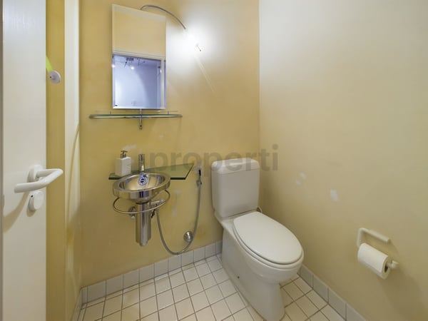 Appartamento ammobiliato di 2,5 locali a Locarno con vista lago e arredi moderni 6