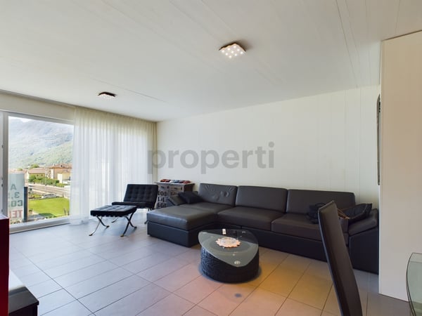 Moderne 3.5-Zimmer-Wohnung mit Garage in BiascaModerno appartamento di 3,5 locali con garage a Biasca 6