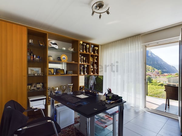 Moderne 3.5-Zimmer-Wohnung mit Garage in BiascaModerno appartamento di 3,5 locali con garage a Biasca 5