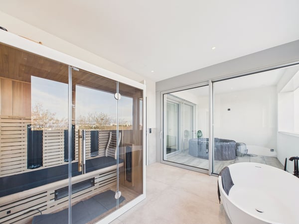 Exklusive 5.5-Zimmer-Neubau-Wohnung mit Kamin, Sauna und Seeblick in Bottighofen 8