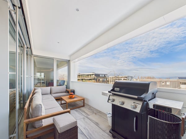 Exklusive 5.5-Zimmer-Neubau-Wohnung mit Kamin, Sauna und Seeblick in Bottighofen 10