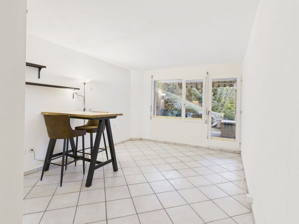 Wohnen mit Aussicht - charmante 2.5-Zimmer-Zweitwohnung mit grossem Gartensitzplatz und Bergblick in Laax-Dorf 4
