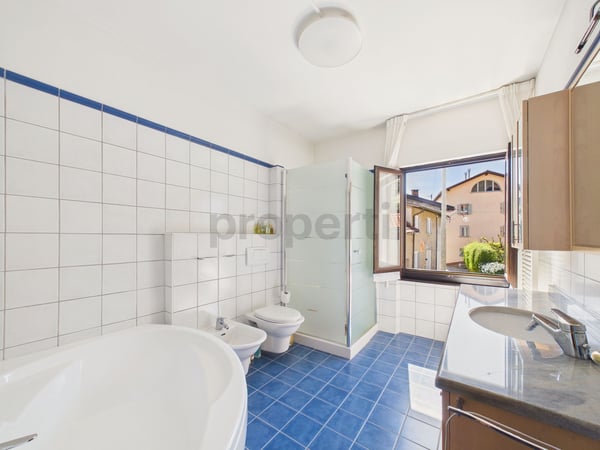 Elegante casa indipendente di 4.5 locali con garage, nel nucleo di Gravesano 9