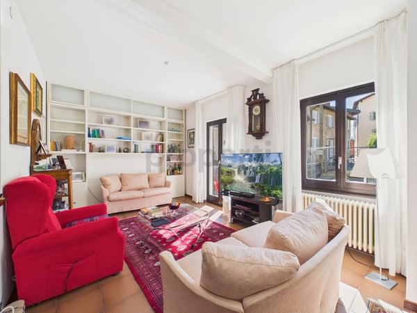 Elegante casa indipendente di 4.5 locali con garage, nel nucleo di Gravesano 2