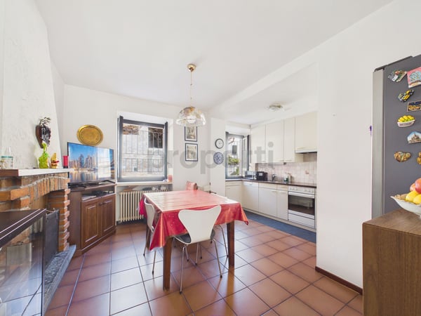 Elegante casa indipendente di 4.5 locali con garage, nel nucleo di Gravesano 5