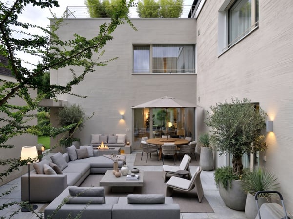 Exklusive 4.5-Zimmer-Gartenwohnung mit Loggia, Terrasse und privatem Garten 2
