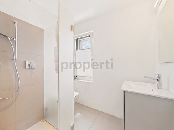 Exklusive 4.5-Zimmer-Gartenwohnung mit Loggia, Terrasse und privatem Garten 6