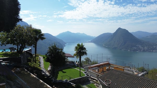 Elegante Villa con piscina ad Aldesago - 5.5 locali 1