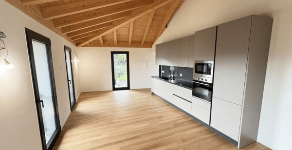 Attico Esclusivo con Vista Lago a Pura - Comfort Moderno in Posizione Idilliaca 2