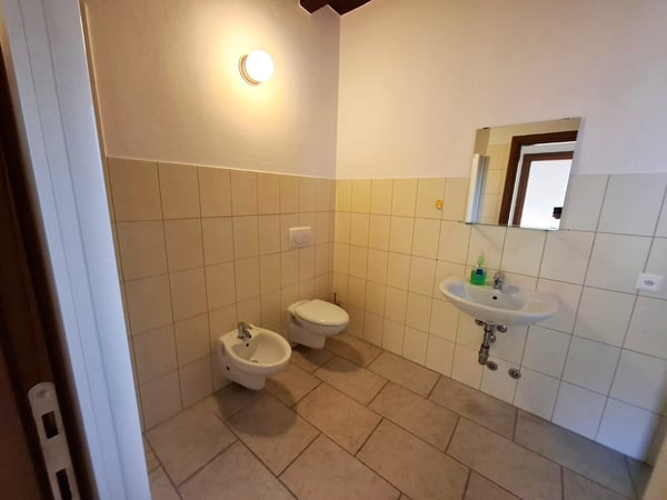 Vivere in una corte storica a Chiasso: appartamento di 5.5 camere in posizione centrale trasformabile in due appartamenti di 2.5 locali. 7