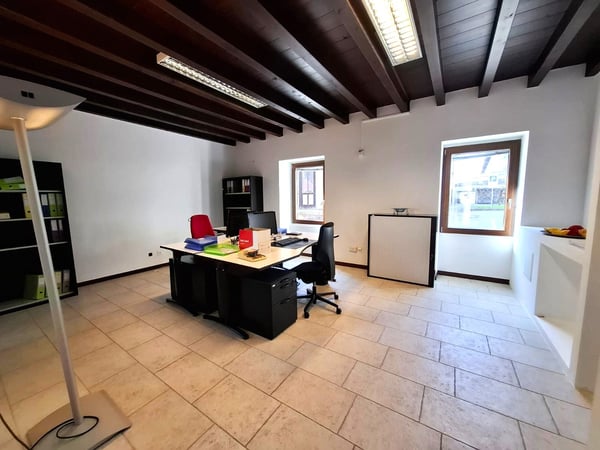 Vivere in una corte storica a Chiasso: appartamento di 5.5 camere in posizione centrale trasformabile in due appartamenti di 2.5 locali. 4