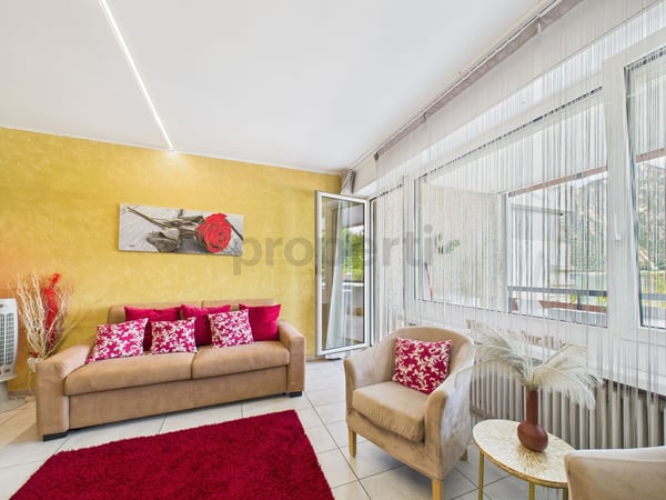 Appartamento 2.5 locali con vista lago e piscina condominiale - ideale come residenza primaria, secondaria o investimento per affitti brevi! 4