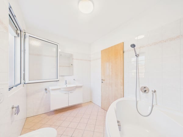 Elegante appartamento di 4.5 locali con vista panoramica e doppia terrazza ad Agno 5