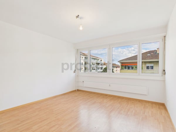 Modern 2-Zimmer-Apartment mit Balkon, Basel 7