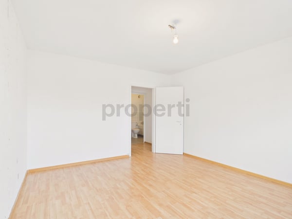 Modern 2-Zimmer-Apartment mit Balkon, Basel 9