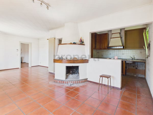 Elegante villa 4 locali con balcone ristrutturata, Agno 4
