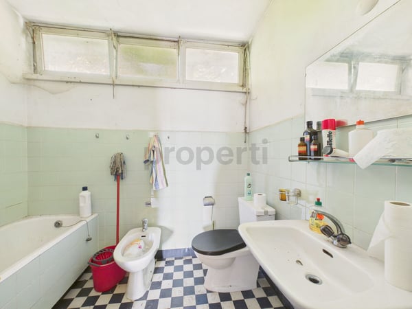 Spaziosa villa 9 locali vista lago, Viganello (o investimento per costruttori, si veda descrizione) 9