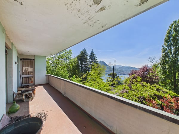Spaziosa villa 9 locali vista lago, Viganello (o investimento per costruttori, si veda descrizione) 1