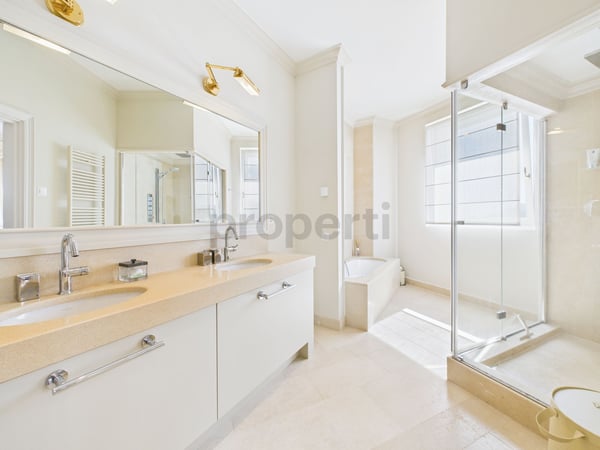 Proprietà di lusso con vista sul lago e servizi esclusivi in resort 5 stelle 8