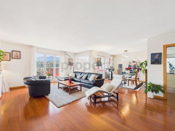 Elegante casa indipendente 6.5 locali con giardino e vista aperta a Davesco-Soragno 2