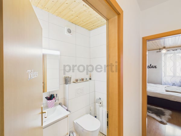 Élégante maison mitoyenne de 2 pièces avec grenier, Ardon 12
