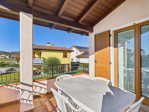 Elegante villa 7 locali con ampio giardino a Stabio 11