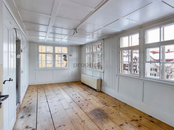 Grosszügiges Wohnen mit wundervollem Ausblick und schöner Garten 6