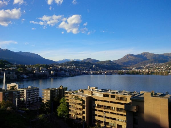 Appartamento ristrutturato con vista lago a Paradiso 8
